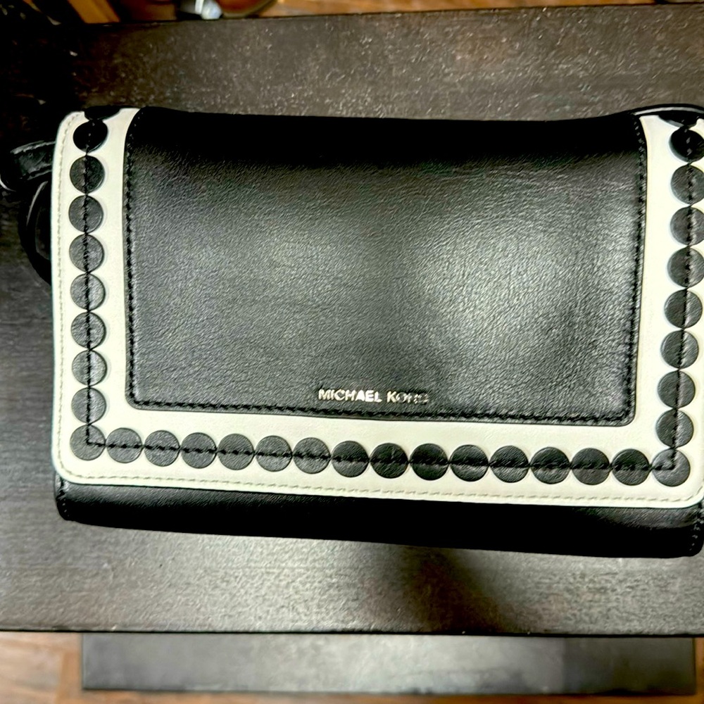 NWT Analise Black and White Michael Kors messenger leather crossbody bag.